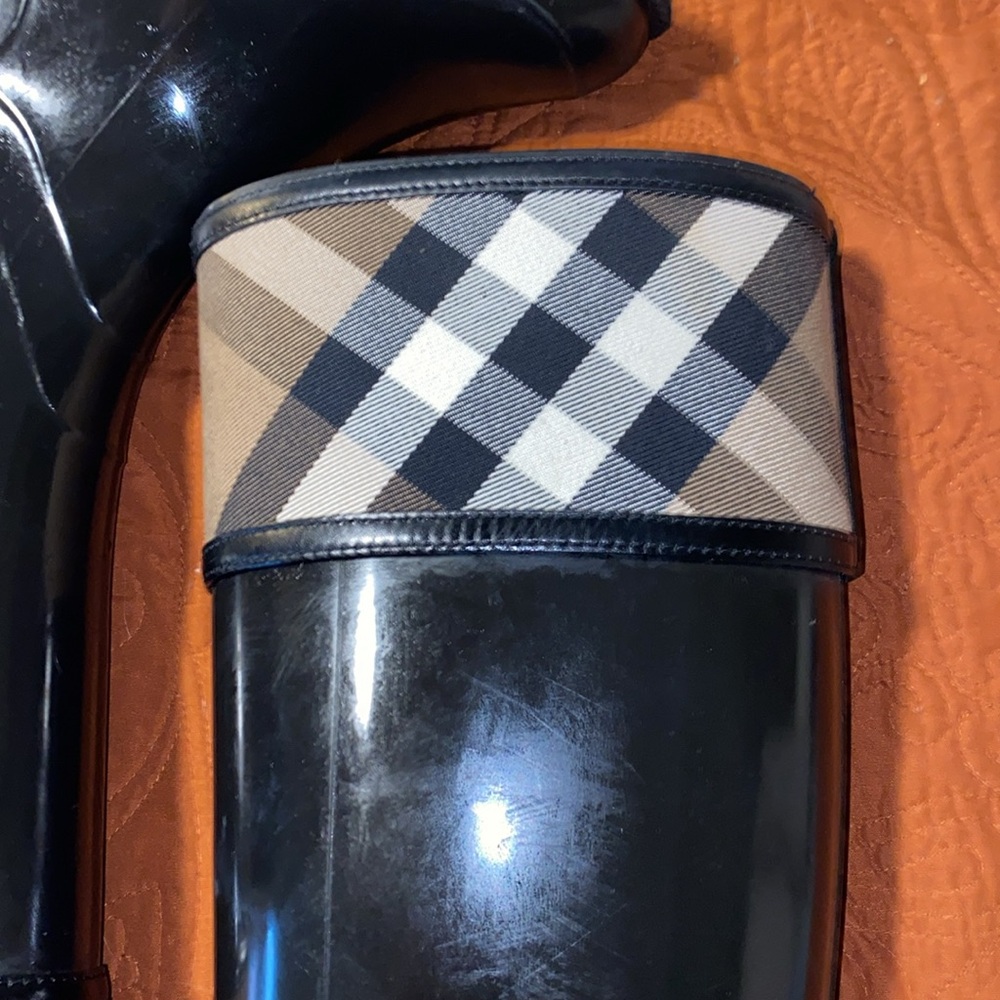 Burberry rain boots.sz 38 ❤️❤️❤️ - Picture 4 of 11